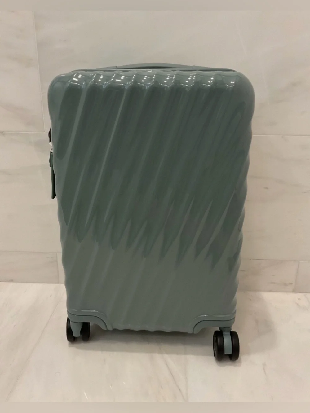NEW Tumi 19 Degree INTERNATIONAL 4 Wheel Packing Suit Case - THYME GREEN